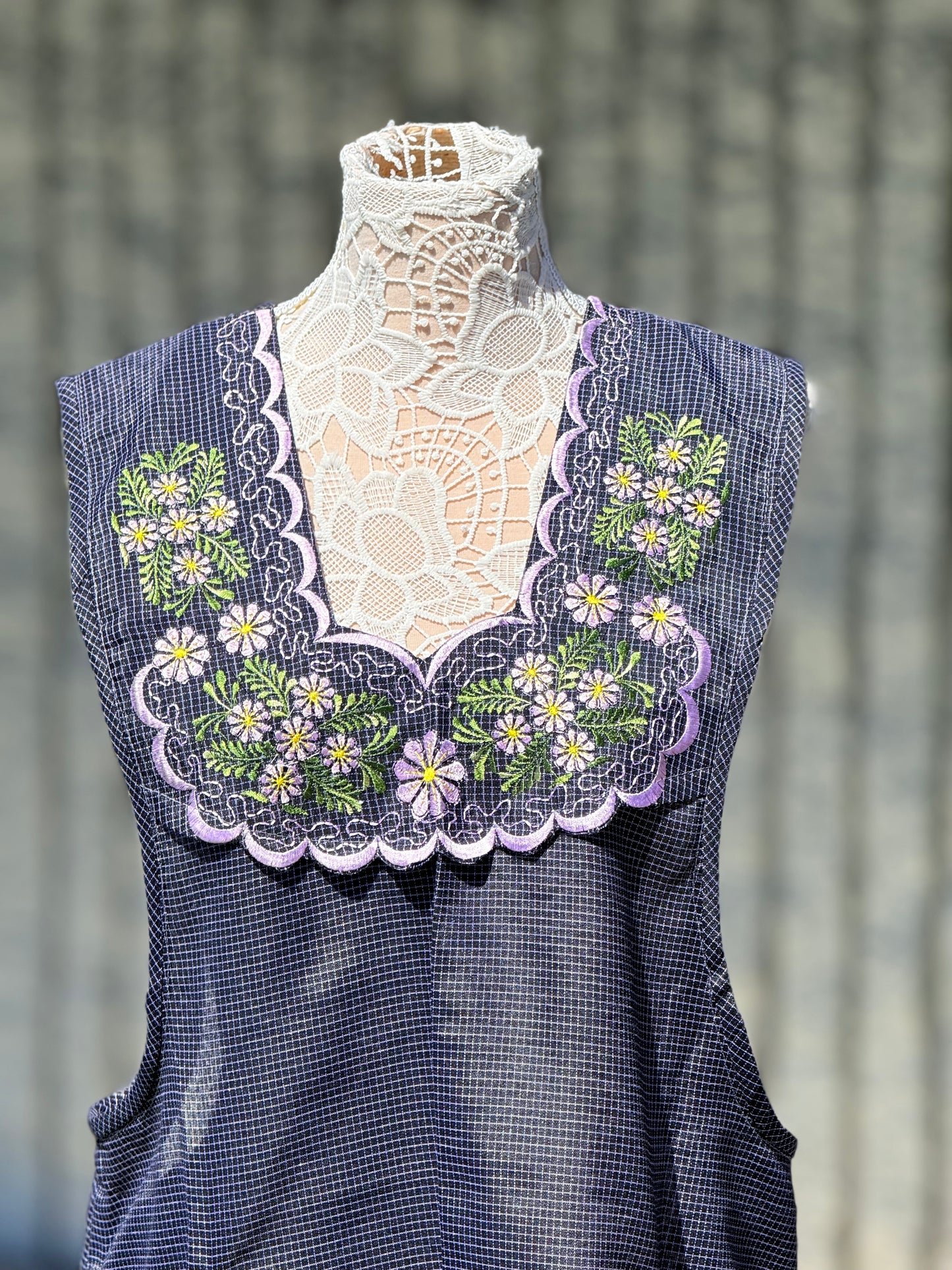 Low Dark Purple Apron/ Mandil Morado Bajo XL