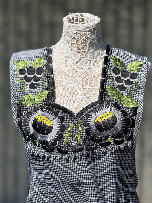 Black & White Apron/Mandil L