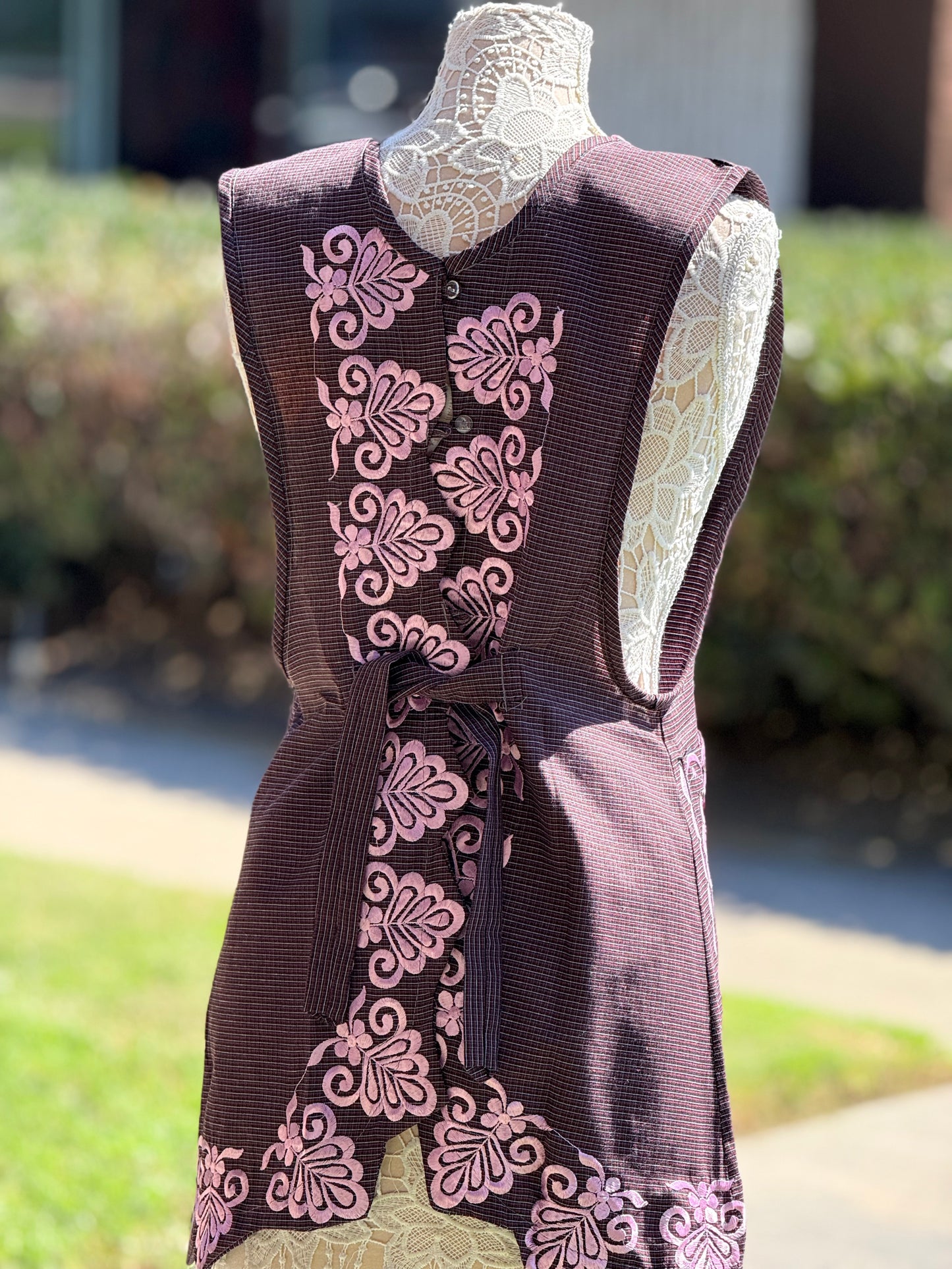 Plum  Apron/Mandil M
