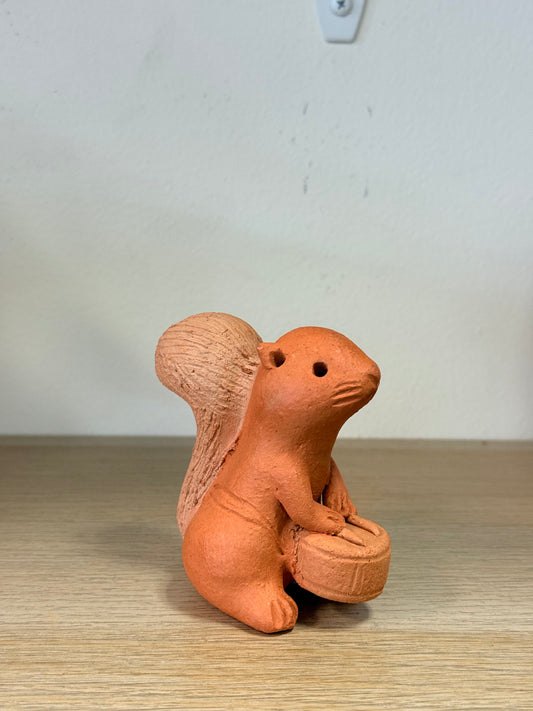 Ardilla musico / Squirrel Drum musician decor