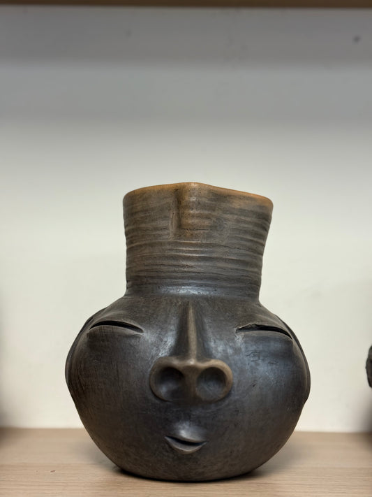 CARITA JARRA CHOCOLATERA/ CLAY PITCHER