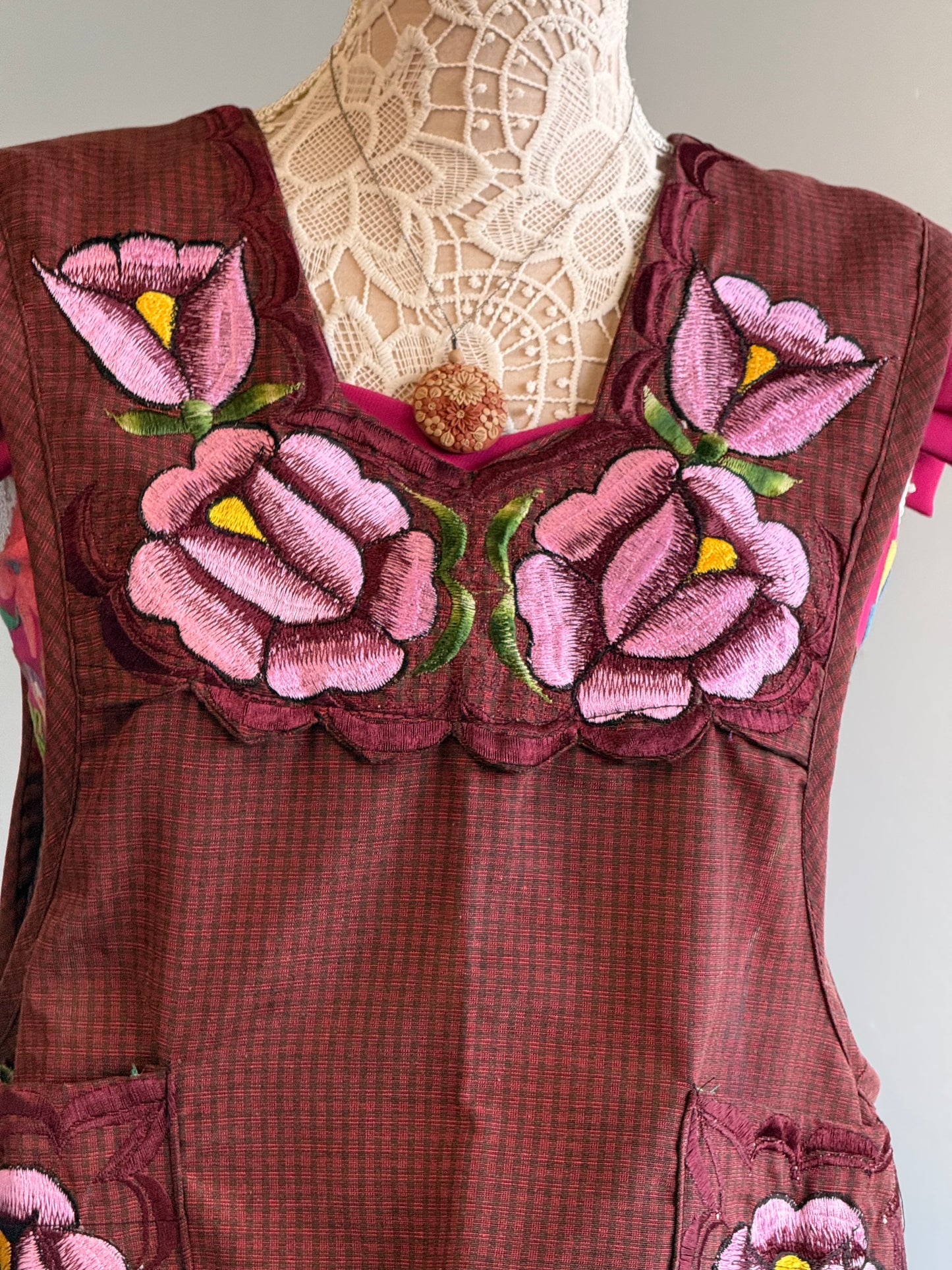 "Rosa" Burgundy Embroidered Apron (36) Medium