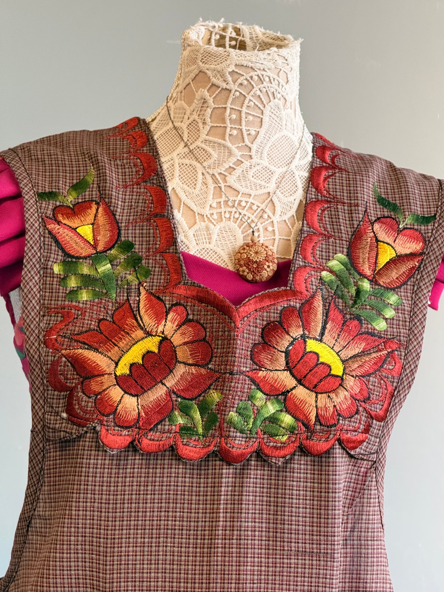 "Trinidad" Terracotta Embroidered Apron (38) Large