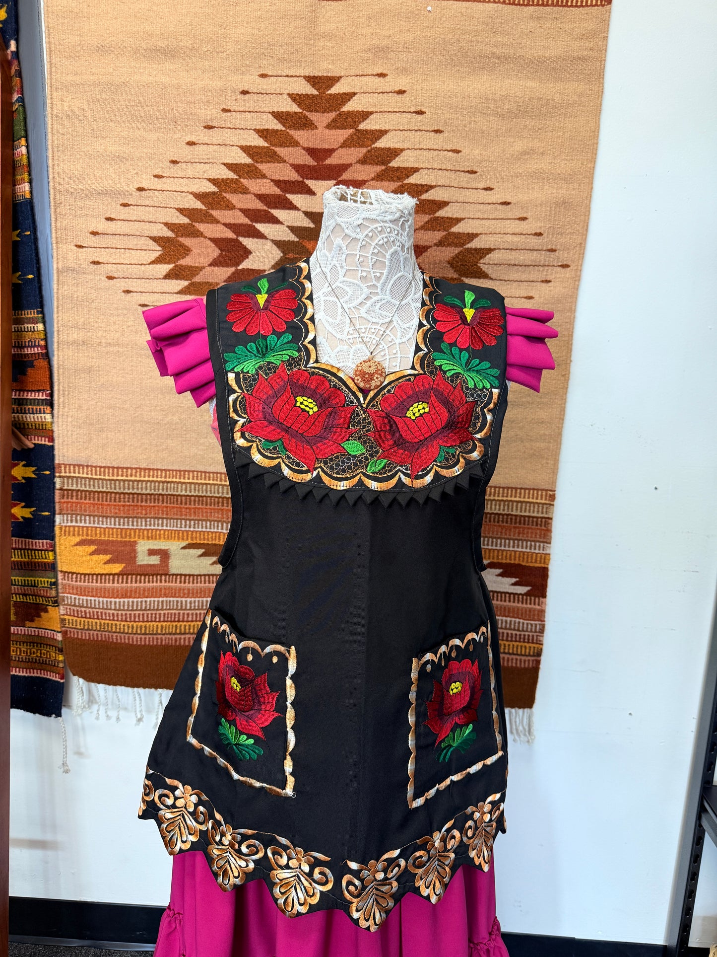 "Fernanda" Floral Apron/Mandil (32) Small