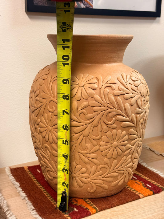 PRE ORDER Natural Flower Vase/ Florero Bordado