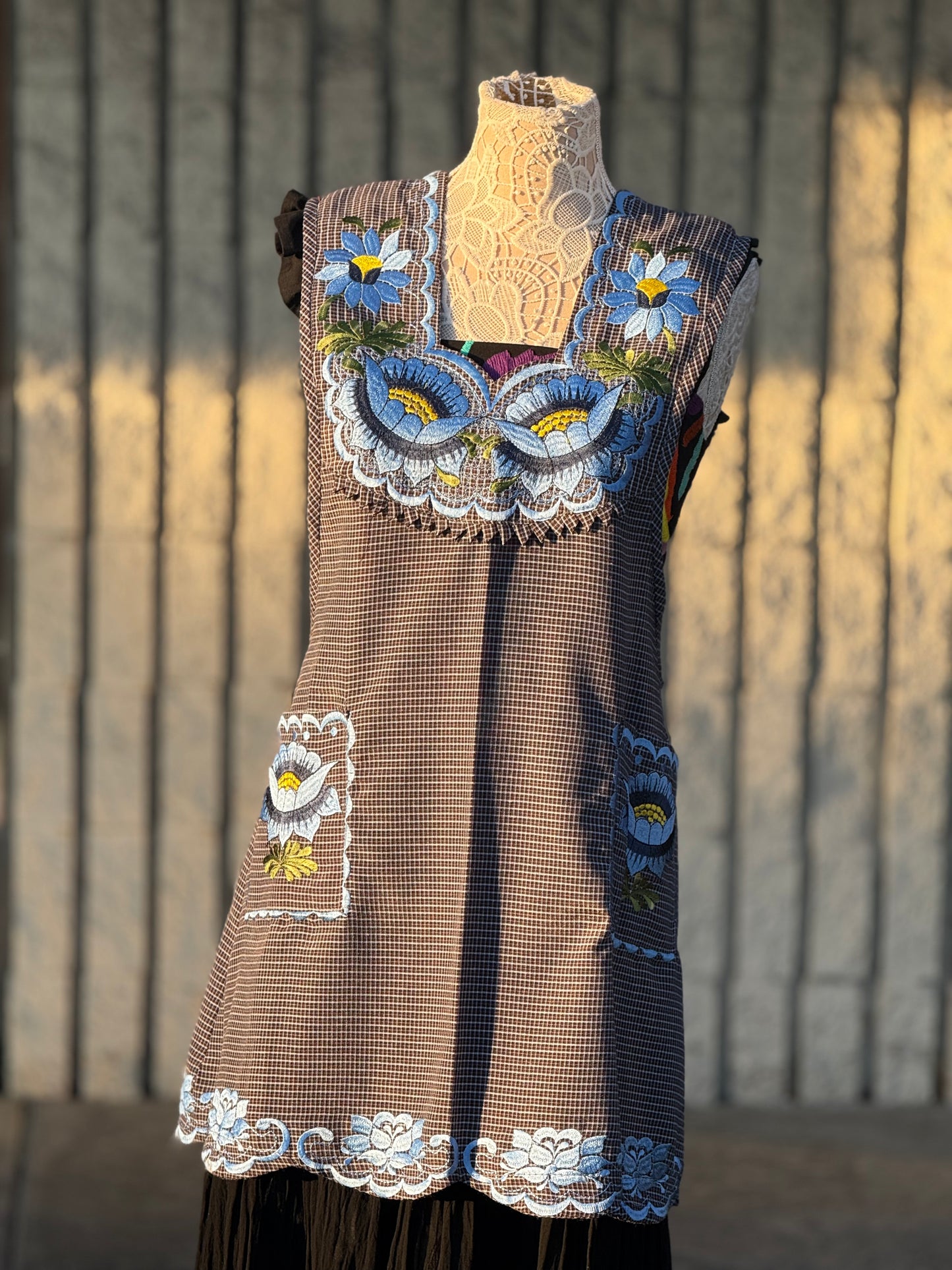 "Adela" Blue embroidered apron L