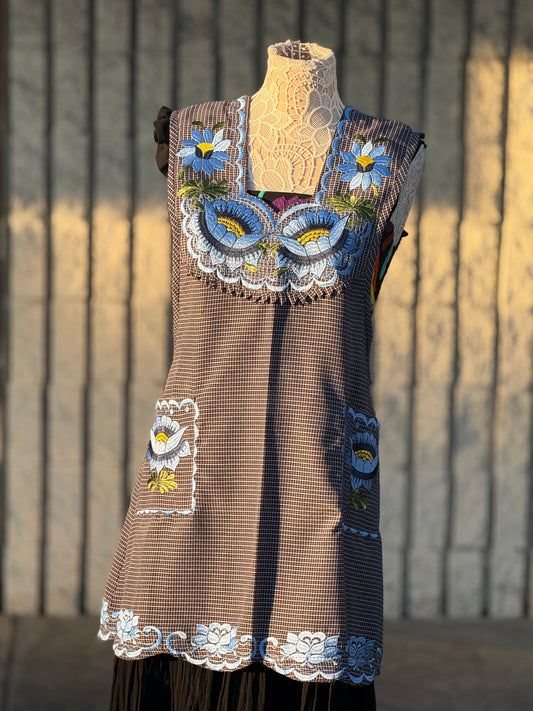 "Adela" Blue embroidered apron L