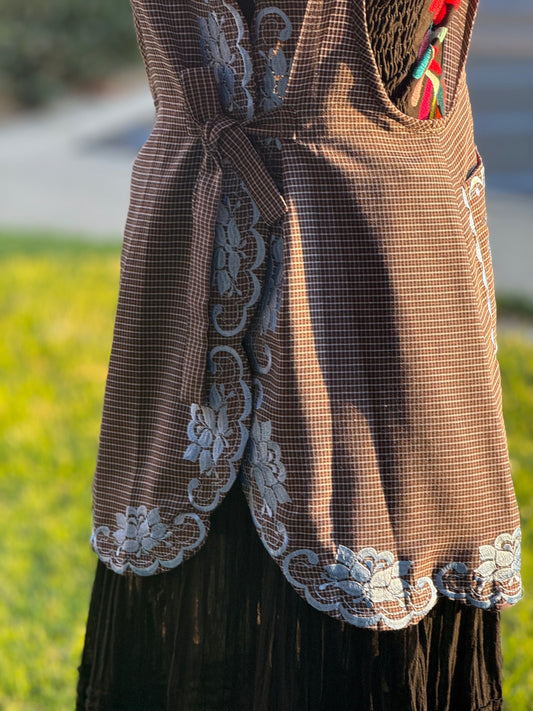 "Adela" Blue embroidered apron L