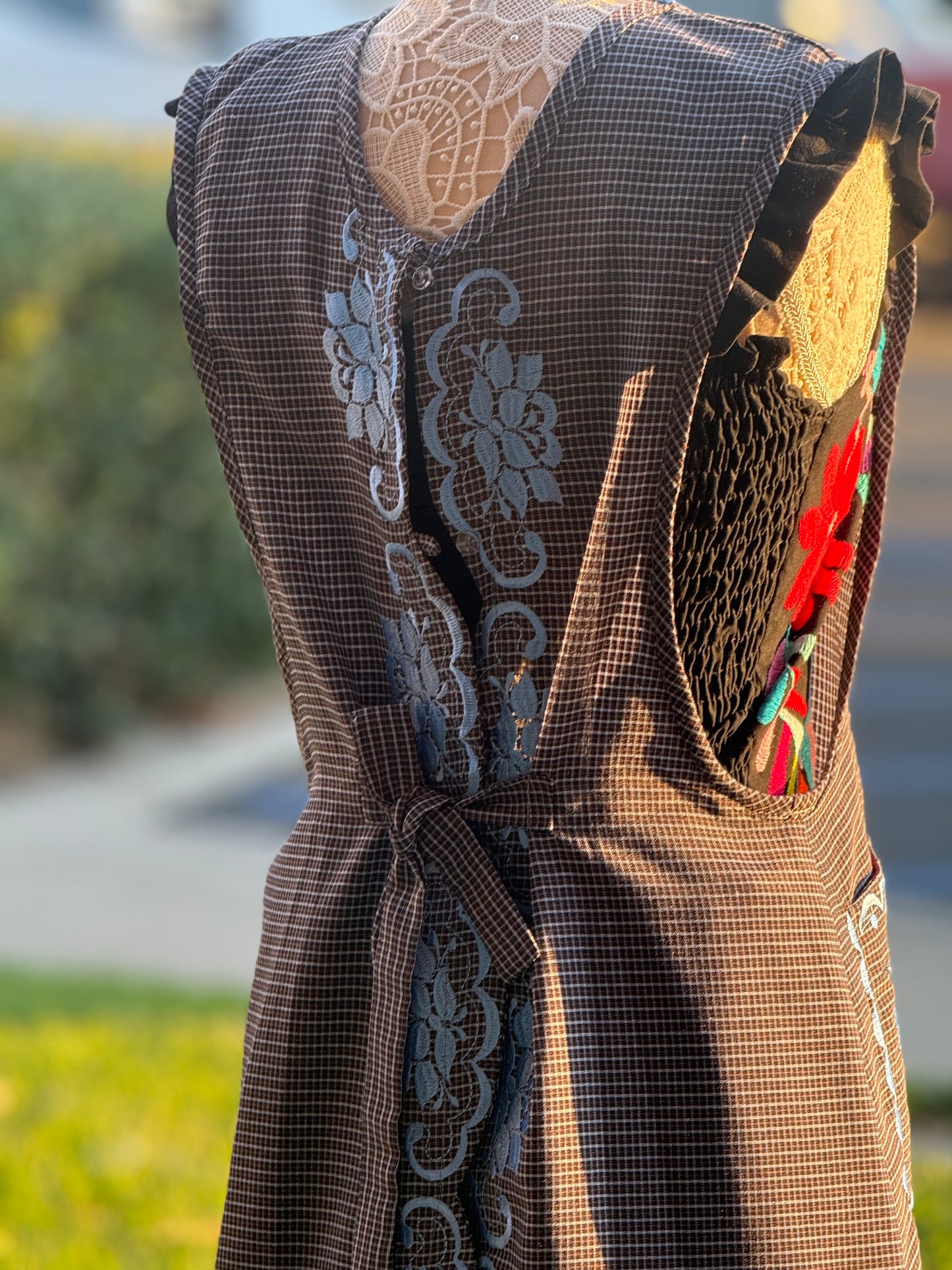 "Adela" Blue embroidered apron L