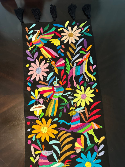 Multicolor table runner