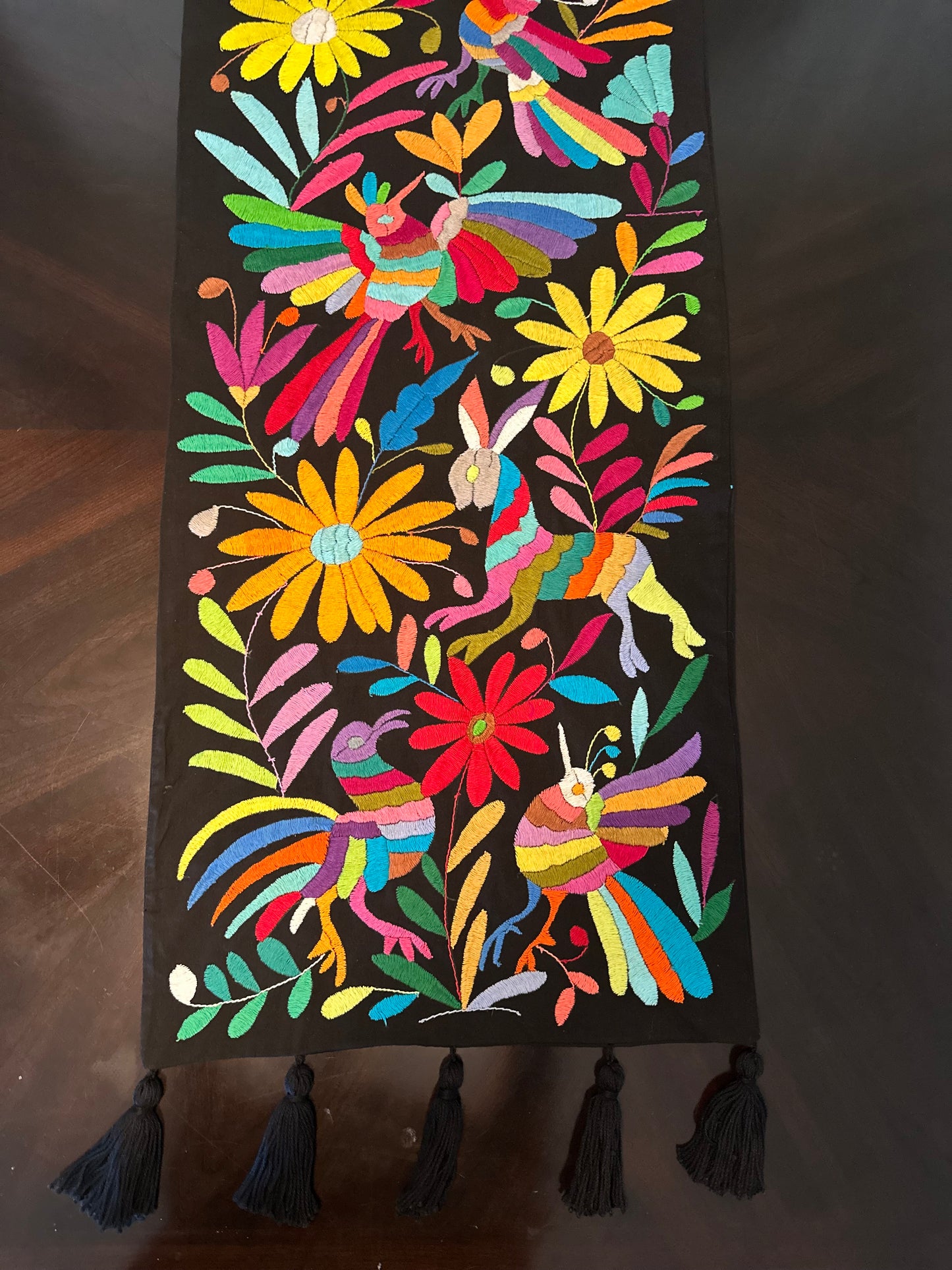 Multicolor table runner