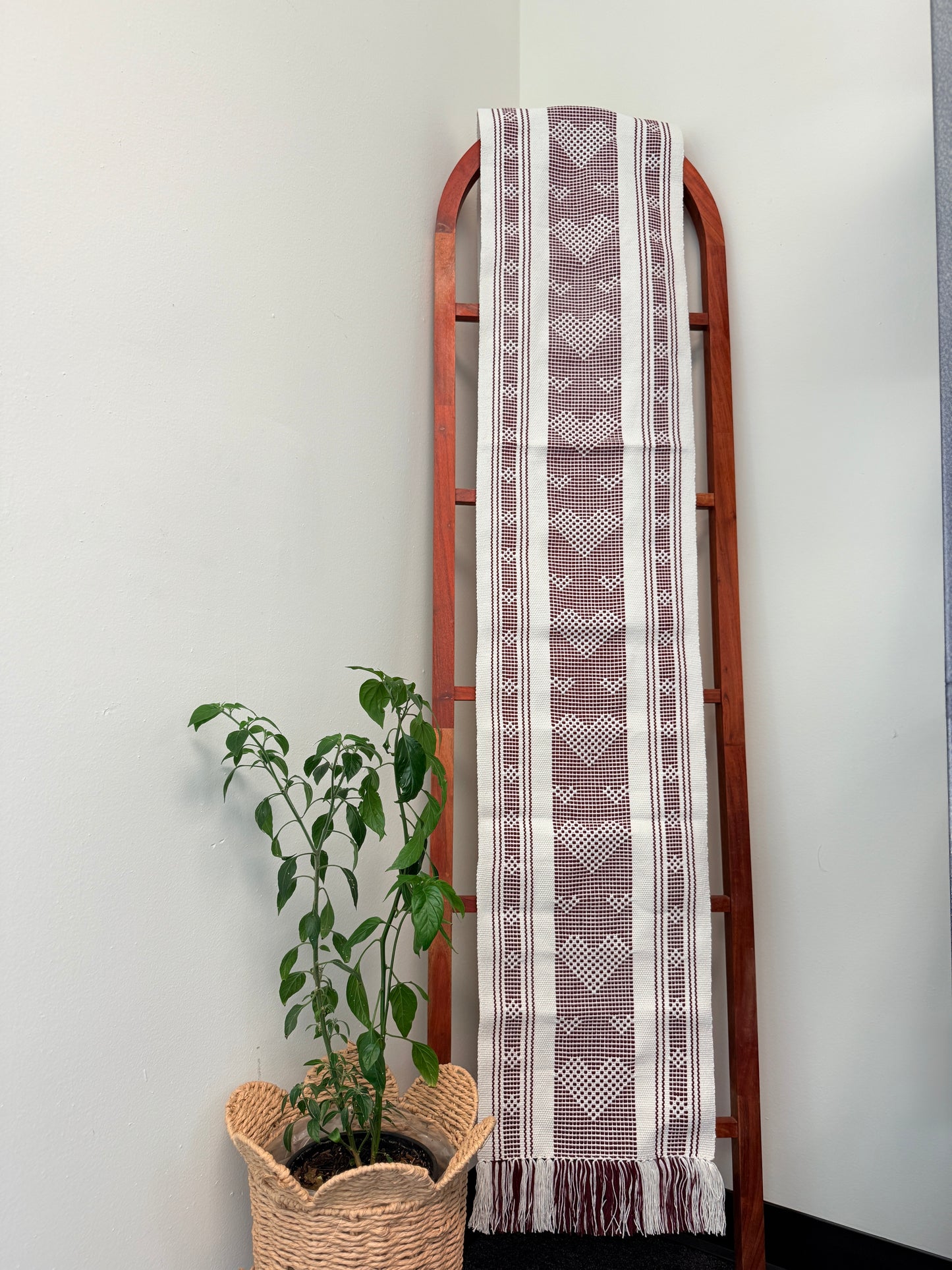 Gloria 2M Table Runner